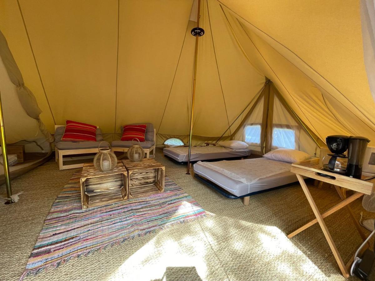 Camping Les Portes De Sancerre Сент-Сатюр Экстерьер фото