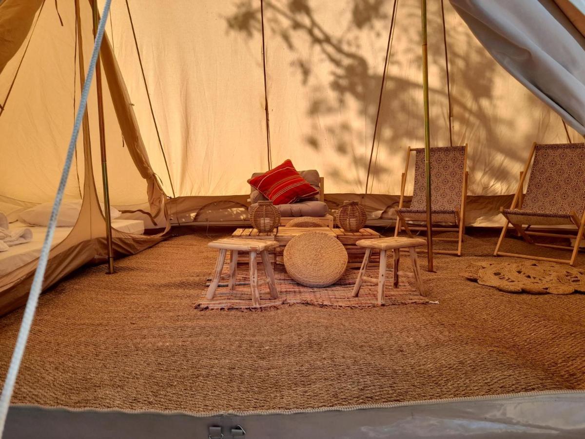 Camping Les Portes De Sancerre Сент-Сатюр Экстерьер фото