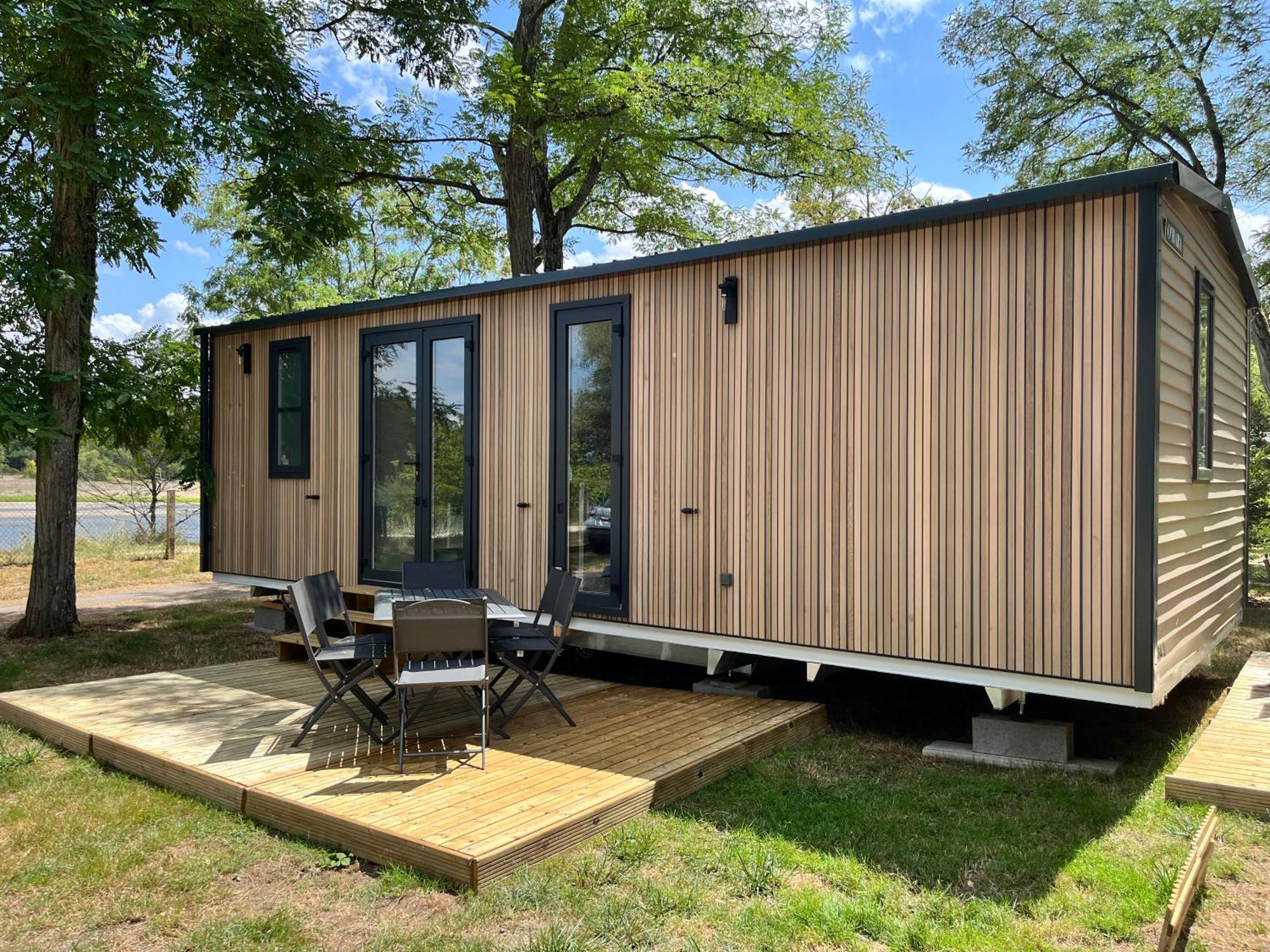 Camping Les Portes De Sancerre Сент-Сатюр Экстерьер фото
